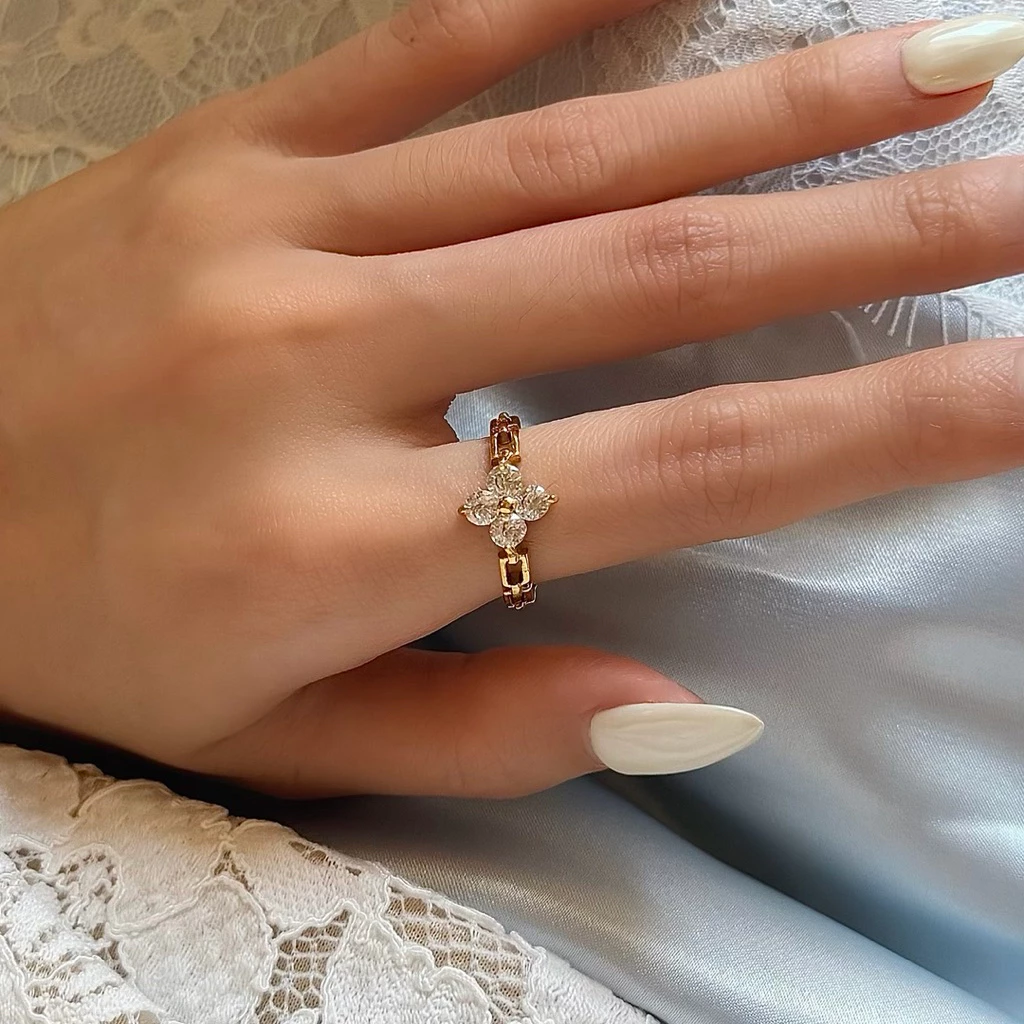 gigaglam lumière ring | แหวนสแตนเลสตีล ประดับเพชร cz