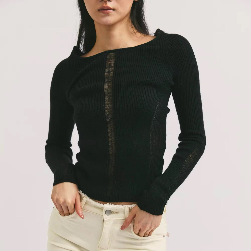 New Collection - Weekend Wardrobe - Floris Long Sleeve เสื้อนิทถักแขนขาวดีเทลลายขาด