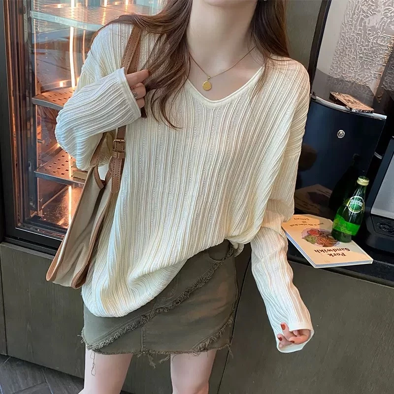 เสื้อสเวตเตอร์คอวี สไตล์เกาหลี เนื้อผ้านุ่มสบาย แขนยาวบาง สำหรับผู้หญิง