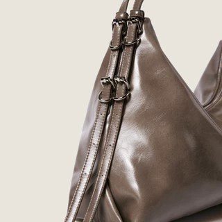 กระเป๋าโท้ทสะพายไหล่ผู้หญิง MATE MADE Everyday Tote แถมฟรีชาร์ม หนังนุ่ม ทรงสวย ทำงาน เที่ยว 3 สี