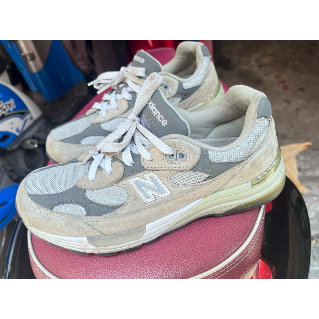 รองเท้า new balance 992