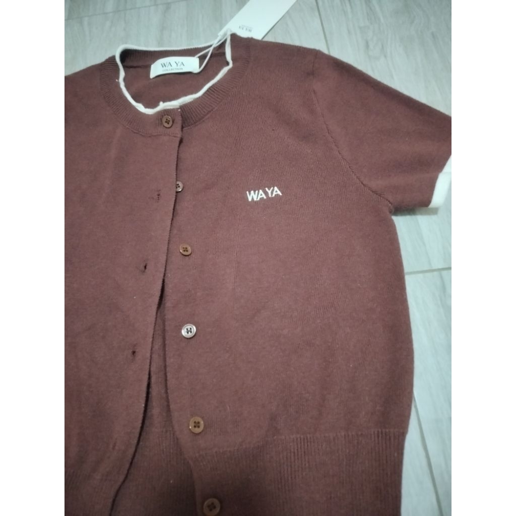 เสื้อไหมพรมยี่ห้อwayaสีน้ำตาลช็อกโกแลตมือหนึ่ง