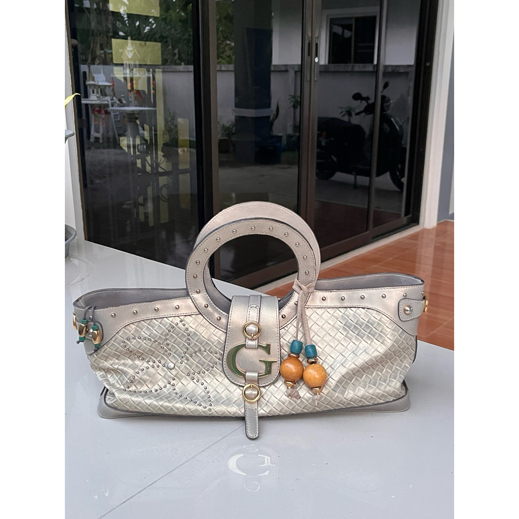 Guess vintage, Guess Silver Metallic Woven Satchel จากช่วงยุคปี 2000