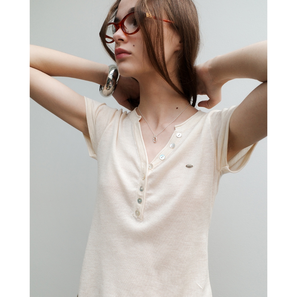 RYA RR Knit T-Shirt เสื้อไหมพรมถัก นิตติ้ง แขนสั้น ผ่าหน้า แต่งกระดุม