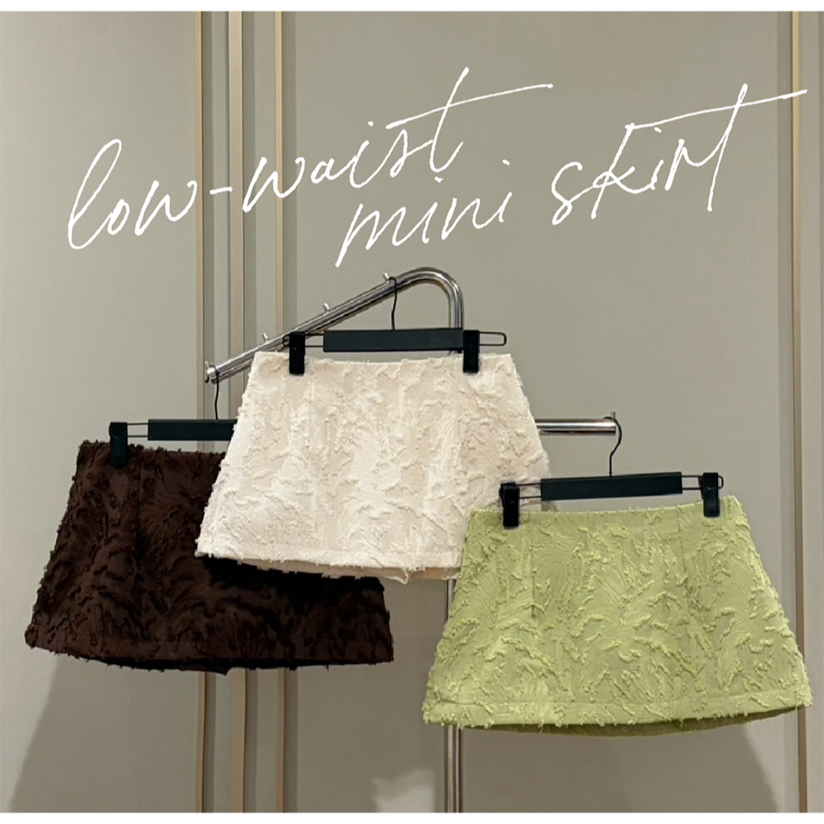 SEASON STUDIO - LOW-WAIST MINI SKIRT / กระโปรงสั้น เอวต่ำ ซับในกางเกง