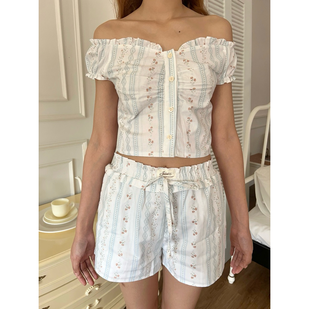 Joliese | Comfy Set กางเกงขาสั้นและเสื้อปาดไหล่