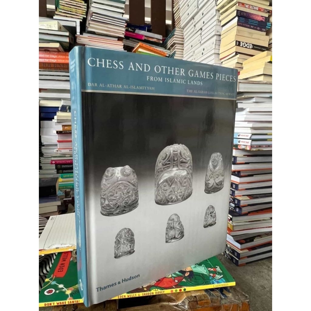(พร้อมส่ง)หนังสือภาษาอังกฤษ Chess and Other Games Pieces (R2)