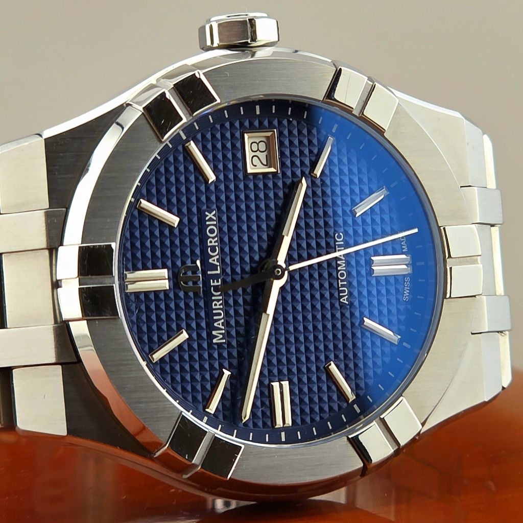 Maurice Lacroix AIKON Automatic Date 39mm Ref. AI6007-SS002-430-1 
