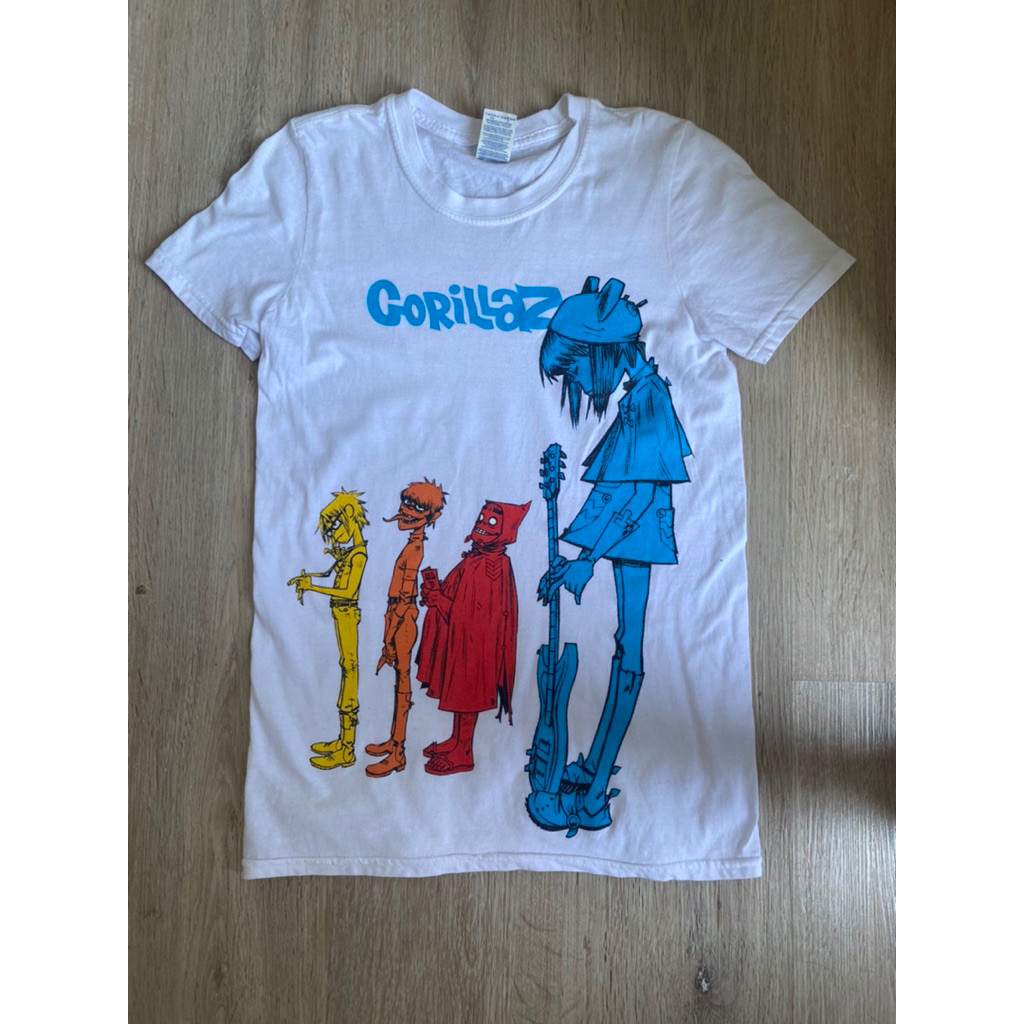 รหัสC1  Gorillaz T-Shirt เสื้อวงกอลิลล่า ขนาด: อก 30นิ้ว ยาว 24.5นิ้ว  ตำหนิ: - ราคา: 350บาท 💖
