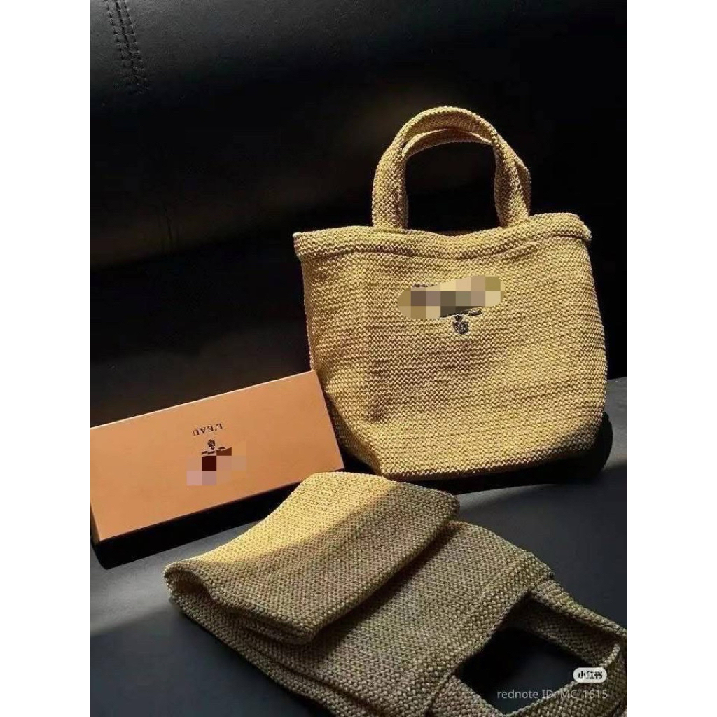 กระเป๋า PRAด้า L' HOMME PERFUME TOTE BAG พร้อมส่ง สีน้ำตาล