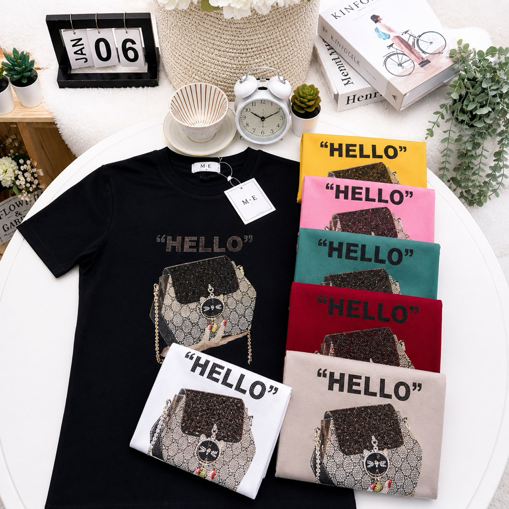 เสื้อยืดคอกลมแขนสั้น รีดเพชร ลายกระเป๋า Hello ป้าย ME