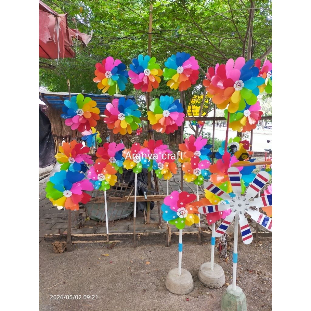 กังหันลม สีรุ้ง ขนาด 16,24 นิ้ว แบบลายไทย ชบา มะลิ  ข้อมูลเพิ่มอ่านด้านล่าง ราคา ถูกที่สุด ดีลบีเคเค แกลเลอรีภาพที่ 9