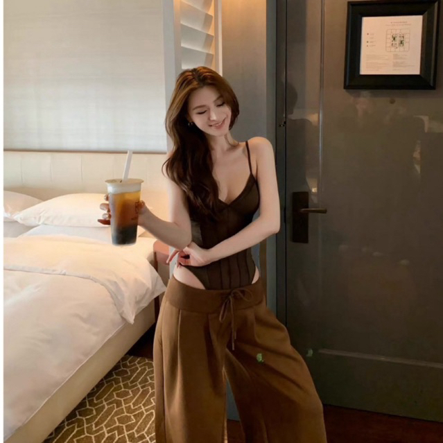 Brown Rosalie set จากแบรนด์ STBR ของแท้พร้อมส่งจากไทย