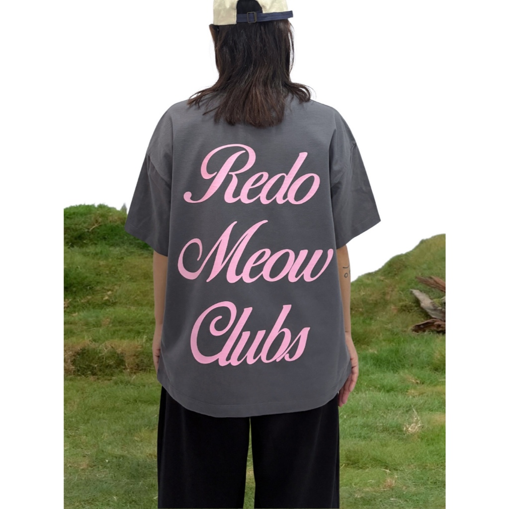 redolence.studio (pre-order4-7days) Redo Meow Clubs tee เสื้อยืดทรงoversize