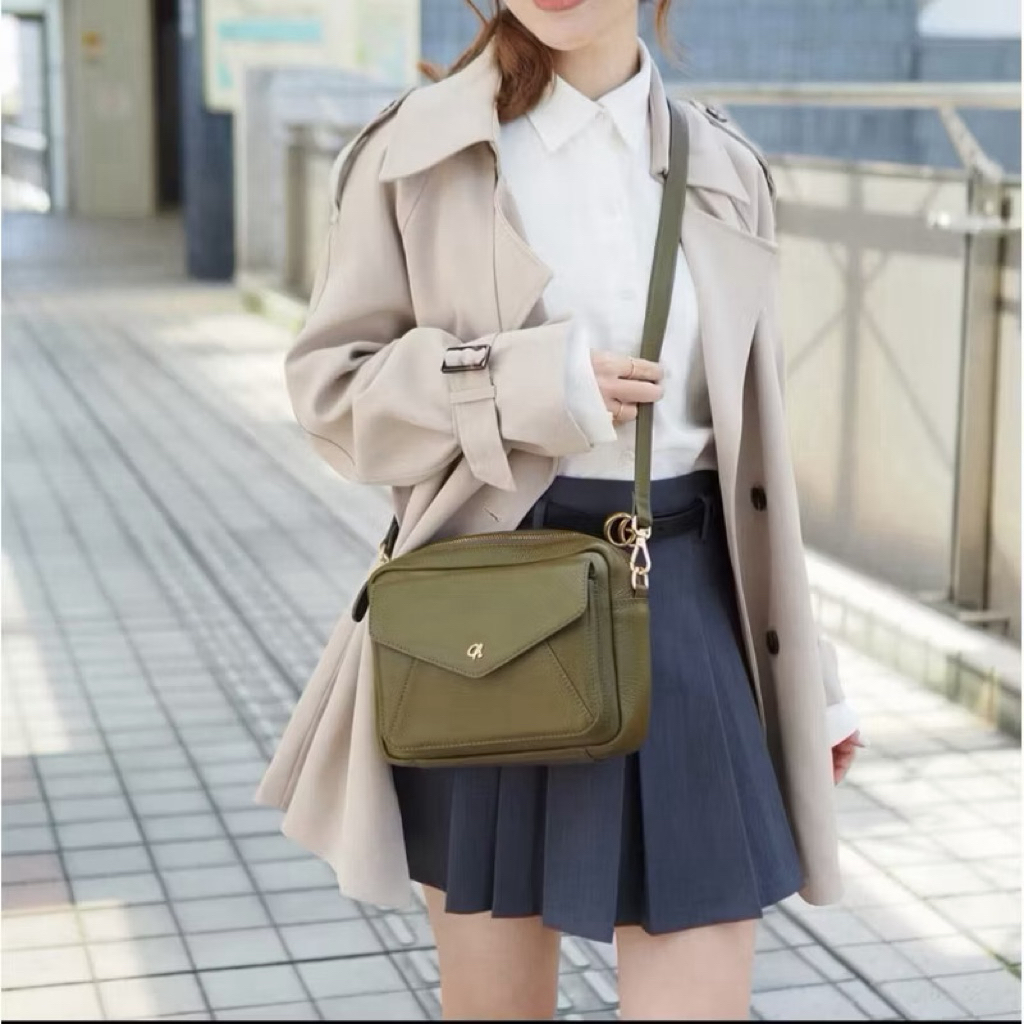 Charin bag รุ่น Molly สีหายาก Hojicha (มือ2สภาพดีเยี่ยม)