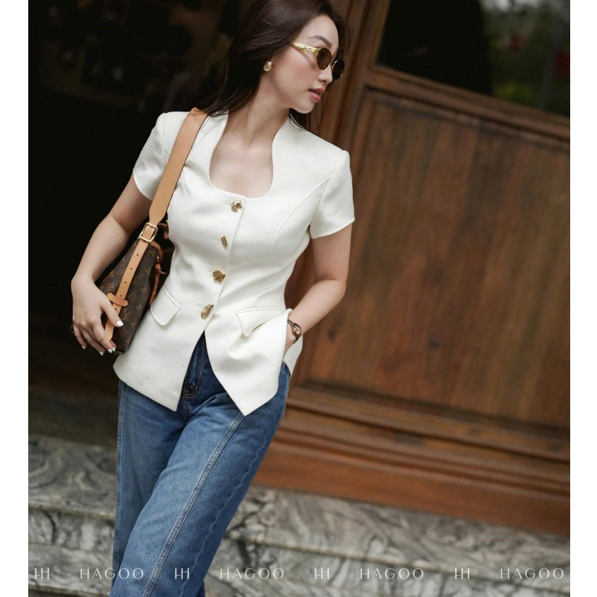 HAGOO เสื้อผู้หญิง คอ U เข้ารูป ลุคมินิมอล เรียบหรู [A9070]