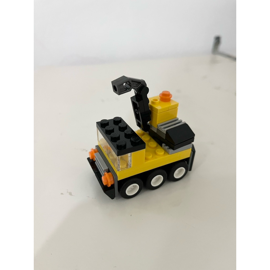 LEGO Monthly Mini Build Crane (set 40325) ของแท้ ต่อแล้ว