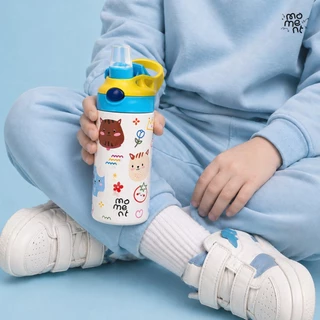(แถมสายคล้อง) แก้วน้ำเด็ก กระบอกน้ำ 350ml สแตนเลส ฝากดหลอดเด้งในตัว พกพาสะดวก รุ่น Little Kid Friends Moment