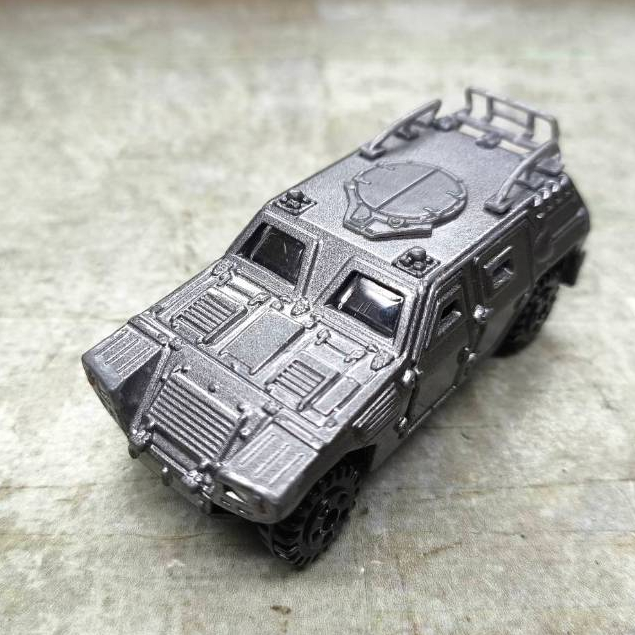 Tomica โมเดลรถเหล็กโทมิก้า รถทหาร JSDF Light Armoured Vehicle สีเงิน NO.114 S = 1/66 ฿89