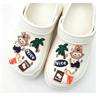 เครื่องประดับรองเท้า.Jibbilz Charms สำหรับรองเท้าชายหาด ลายดอกไม้และผีเสื้อพร้อมชุดกระเป๋าแบบแมว