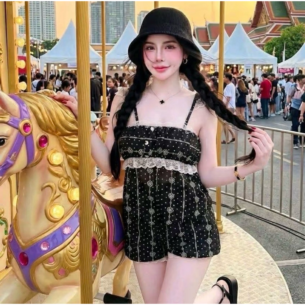 ชุดเซ็ท2 ชิ้น เสื้อสายเดี่ยวแต่งลูกไม้+กางเกงบอลลูนผ้าโรซี่