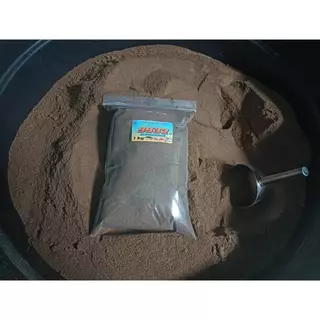 🐟อาหารปลากินพืช 9932 บดละเอียด CP แท้100% ไม่ผสม หัวเชื้อตกปลา โปรตีนสูง แพ็ก 1 kg เต็ม ใช้เป็นเหยื่อตกปลาเกล็ดทุกชนิด