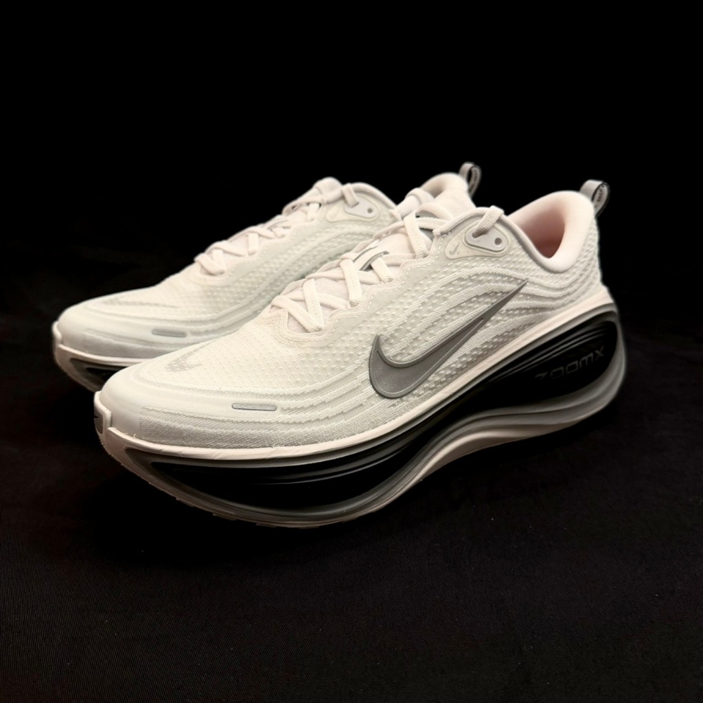 รองเท้าวิ่ง VOMERO PLUS RR  สี- WHITE/METALLICSILVER/BLACK/COOLGREY