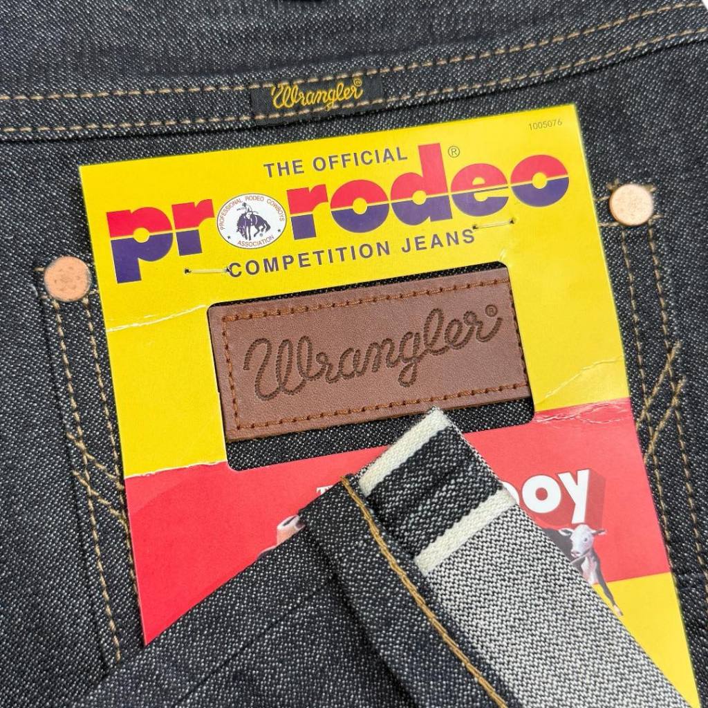 มาใหม่!! ผ้าดิบหนังไก่ ริมขาว 14 ออนซ์ Wrangler 13 MWZกระบอกตรง ไม่ยืด ปั้นเฟดได้ เป้าซิป ของแท้จากSHOP ซักแล้วหด1นิ้ว