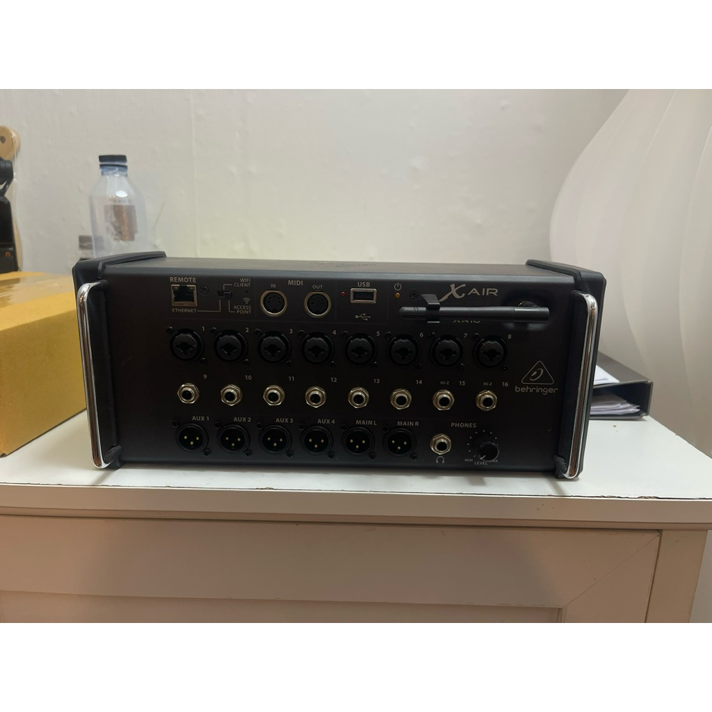 Behringer X AIR XR16