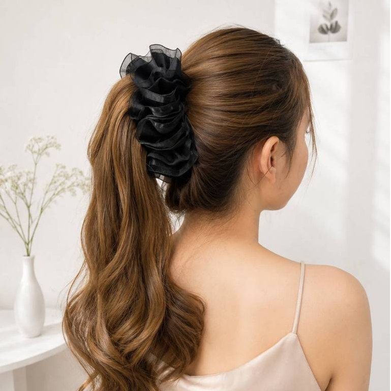 กิ๊บกล้วยงานผ้าเนื้อดี 2 ชั้น สีดำ ประกอบด้วยริบบิ้นเกาหลีเกรดพรีเมียม สุดเรียบหรู ดีไซน์โดยคนไทย มาตรฐานส่งออก
