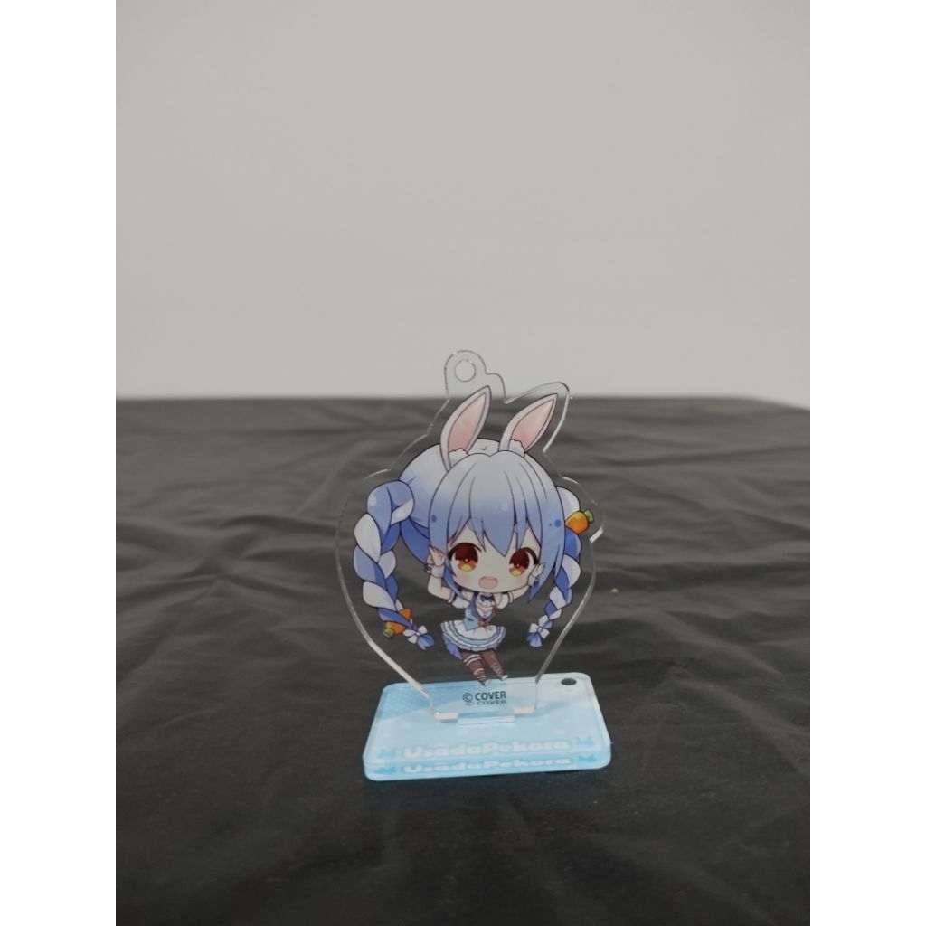 Usada Pekora Acrylic Stand