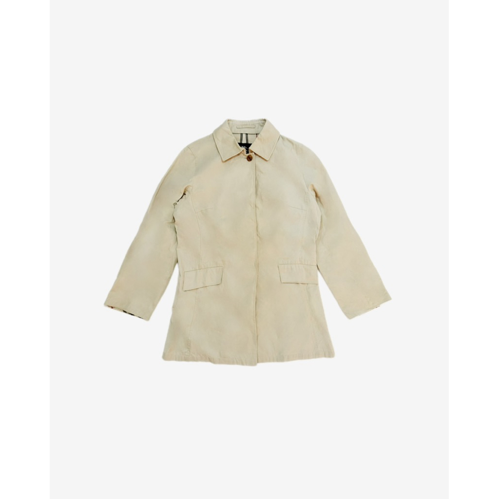 เสื้อโค้ชสีเบส Burberry