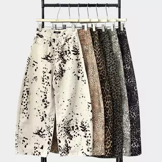 Atipashop - Leopard Muse Barrel Jeans (#A053) กางเกงยีนส์ขายาว ทรงมินิบาร์เรียล ดีเทลลายเสือ