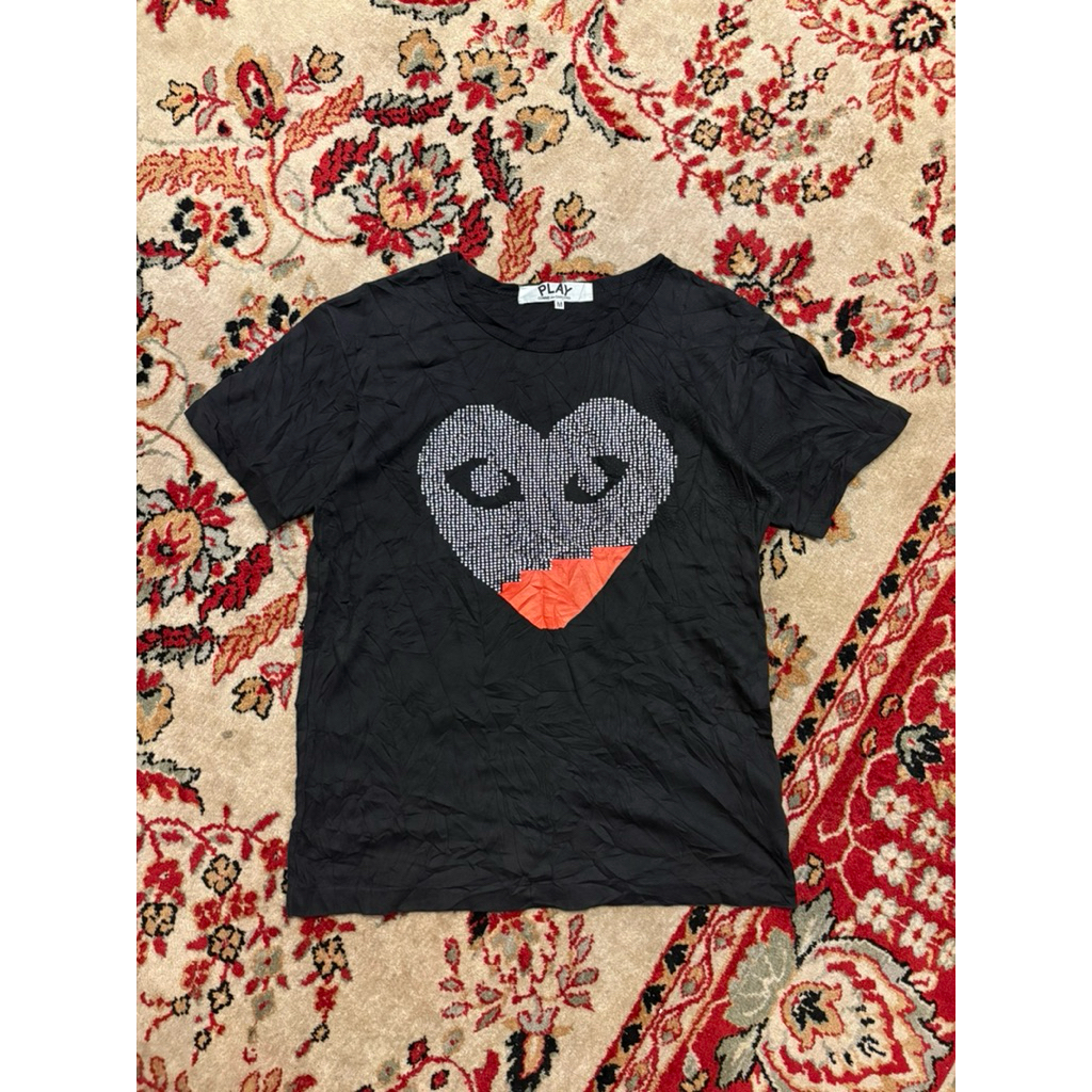เสื้อ Play cdg มือสองของแท้