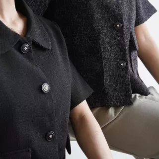Lawyer Store [ 5321630 ] เสื้อคอปกแขนสั้น กระเป๋าคู่ แต่งกระดุม ซับในทั้งตัว งานพรีเมี่ยม สไตล์สูท เสื้อทวิต สวมใส่สบาย