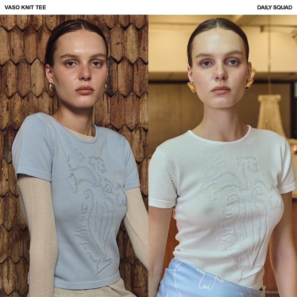 DAILY SQUAD - Vaso Knit Tee ลายแจกันและดอกไม้ที่ Medsai วาด เป็นเทคนิคการทอให้เกิดลายในตัว ผลิตจากเส้นใยคอตตอนผสมสแปนเดก