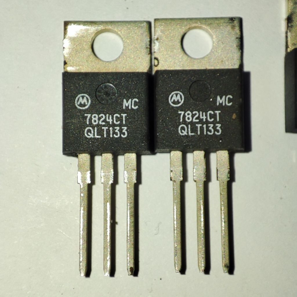 7824CT. IC7824. Voltage Regulator IC L7824