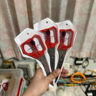 เลือกสีได้ !! กรรไกรเมดี้ ตราคนป่า ตัดกระดาษ ขนาด 7 นิ้ว ของแท้ คมมาก คละสี