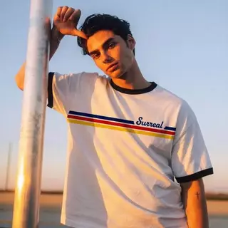 SURREAL เสื้อ Ringer Tee 70's mood ดีไซน์เรียบมีเอกลักษณ์ ผ้า Cotton 100% ระบายอากาศดี ขอบสีตัดชัดเจน ฟีลวินเทจคลาสสิก