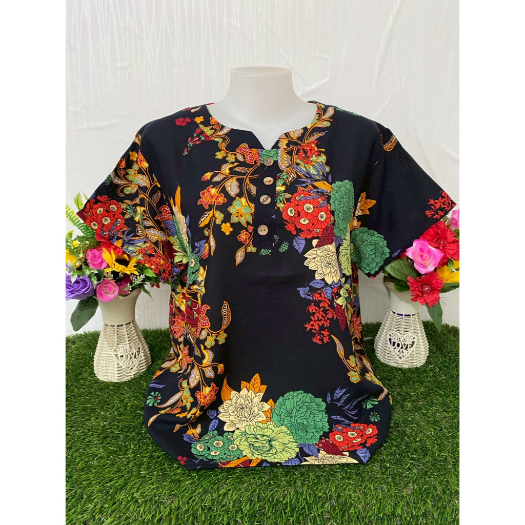 เสื้อลายดอก เสื้อสงกรานต์ ผ้าสปัน เสื้อคุณแม่  ลายดอก รอบอก 34-42นิ้ว รุ่น897