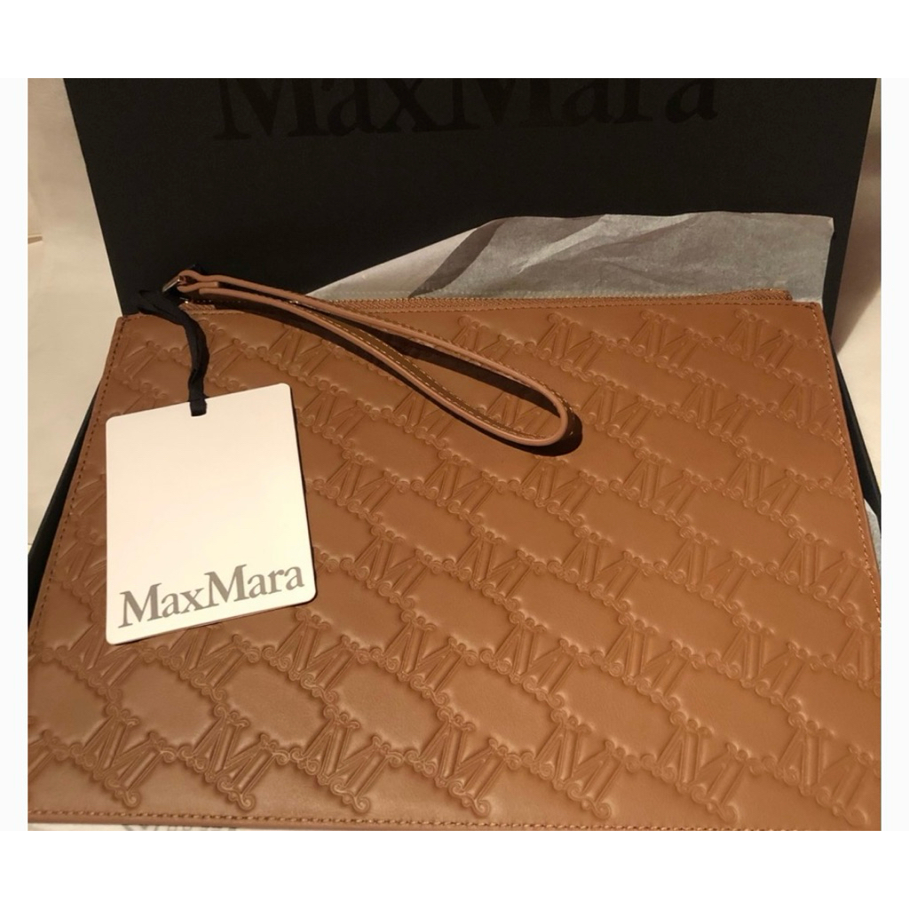 กระเป๋าคลัท Maxmara made in Italy ขนาดใส่ไอแพดได้ ใหม่เลยมาพร้อมกล่องสวยงาม