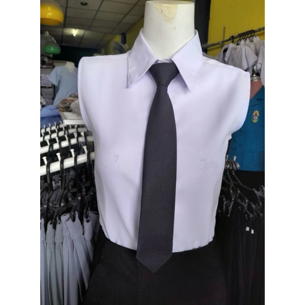 เสื้อแขนกุดผ้าใส่กับชุดขาว