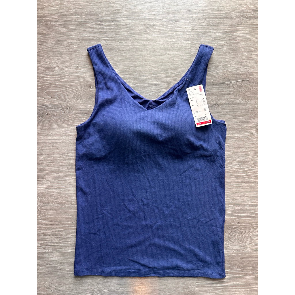 Bra top Uniqlo AIRism เสื้อกล้าม ผ้าร่อง คอวี สีน้ำเงิน ไซส์ L มือ 1 ป้ายห้อย