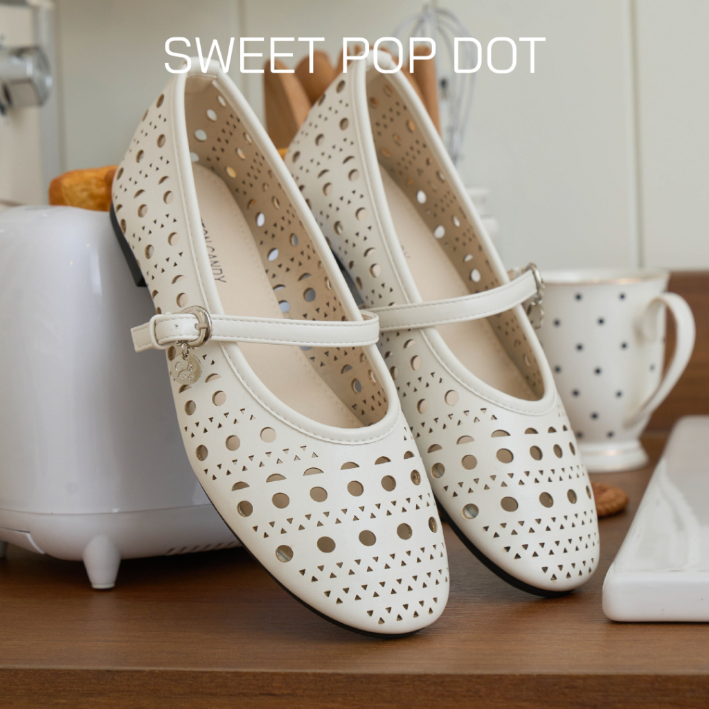 CCS - รองเท้าคัชชู รุ่น Sweet Pop Dot สวมใส่ง่าย ดีไซส์คลาสสิค พื้นนึ่ม ใส่สบาย พร้อมชาร์มกระต่าย (693-41)