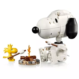 LEGO® Ideas Peanuts: Snoopy’s Doghouse 21368