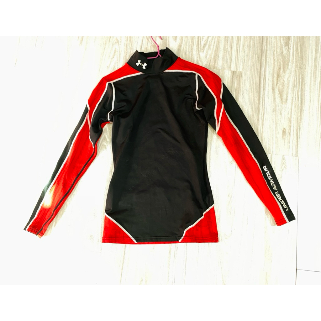 เสื้อ Under Armour รัดรูป