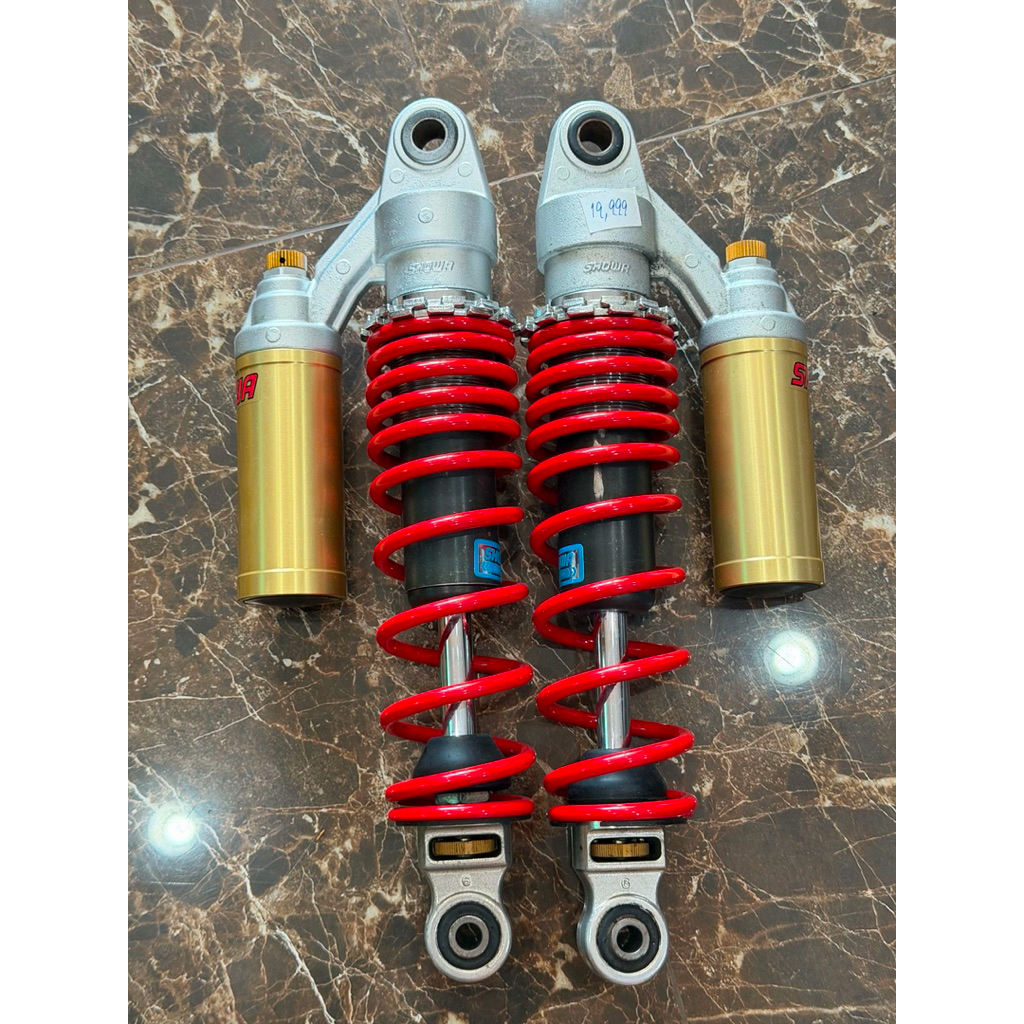 Showa cb1300sp ตัวสีเดิมปรับได้จริงทุกจุดสปิงแท้ทำสีเซทมาแล้วสูง330พร้อมใช้งาน ประกันรั่วซึม3เดือน