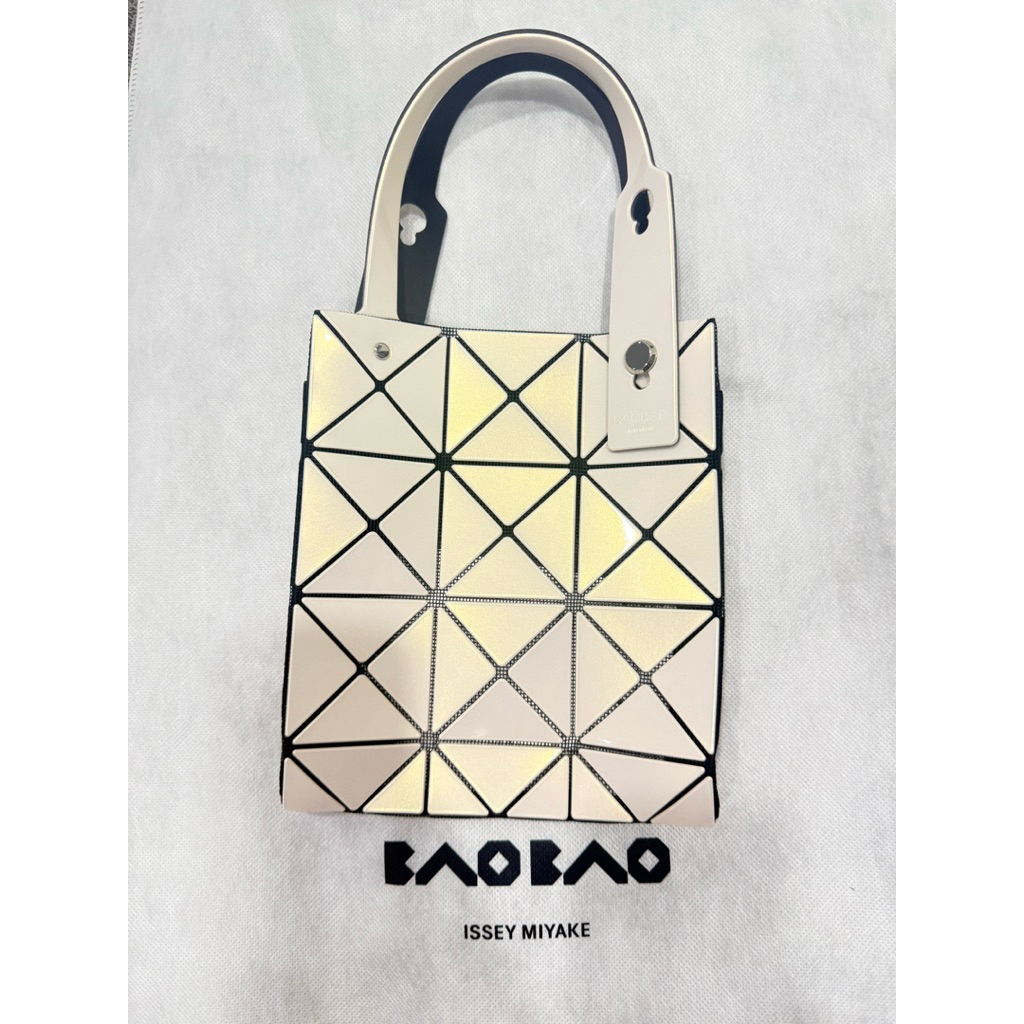 BAO BAO ISSEY MIYAKE  CARAT Handbag (Small) (White)