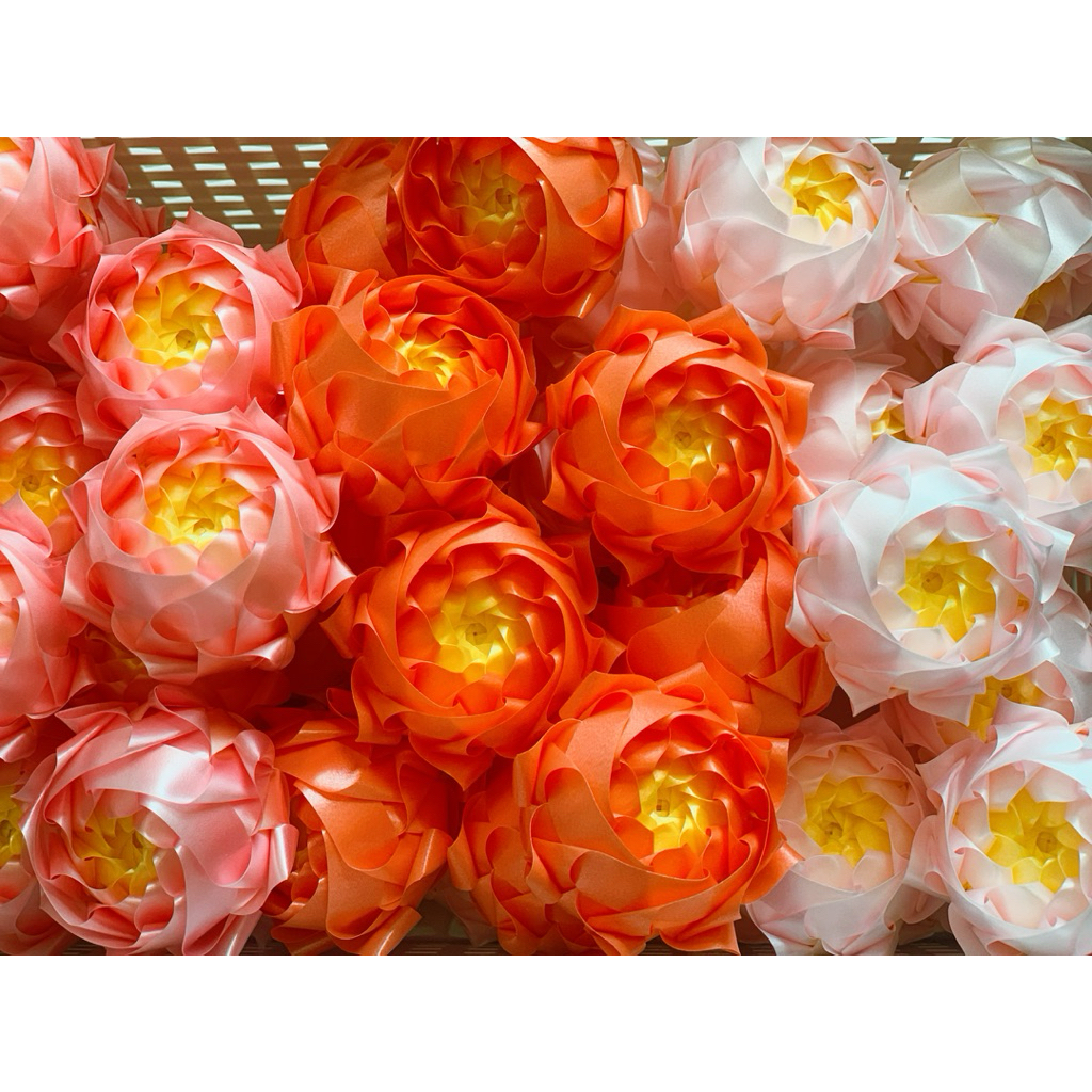 (พร้อมส่งทันที) เหรียญโปรยทานตัวเปล่า ดอกบัวดาว 50 ชิ้น ริบบิ้นโปรยทาน งานบวช งานทำบุญ ราคาถูก พร้อมส่ง