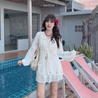 เสื้อคลุมแขนยาว ผูกโบว์หน้า เสื้อเบลาส์คอวี ผ้าแคนดี้อัดย่น สีขาวครีม สีดำ เนื้อผ้าไม่ต้องรีด ปักดีเทลดอกไม้น่ารัก (V91)